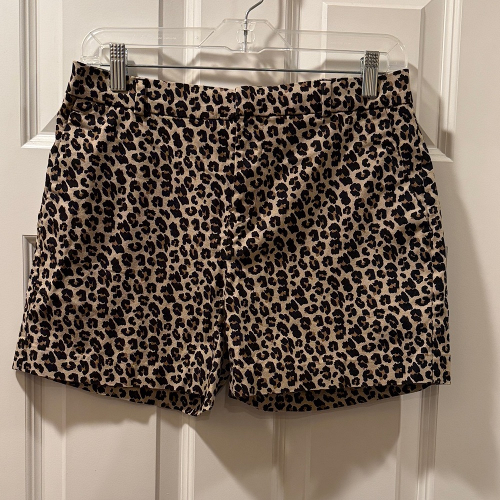 🐆 Banana Republic Women’s Leopard Print Shorts – Size 2 (Like New) Bermudas